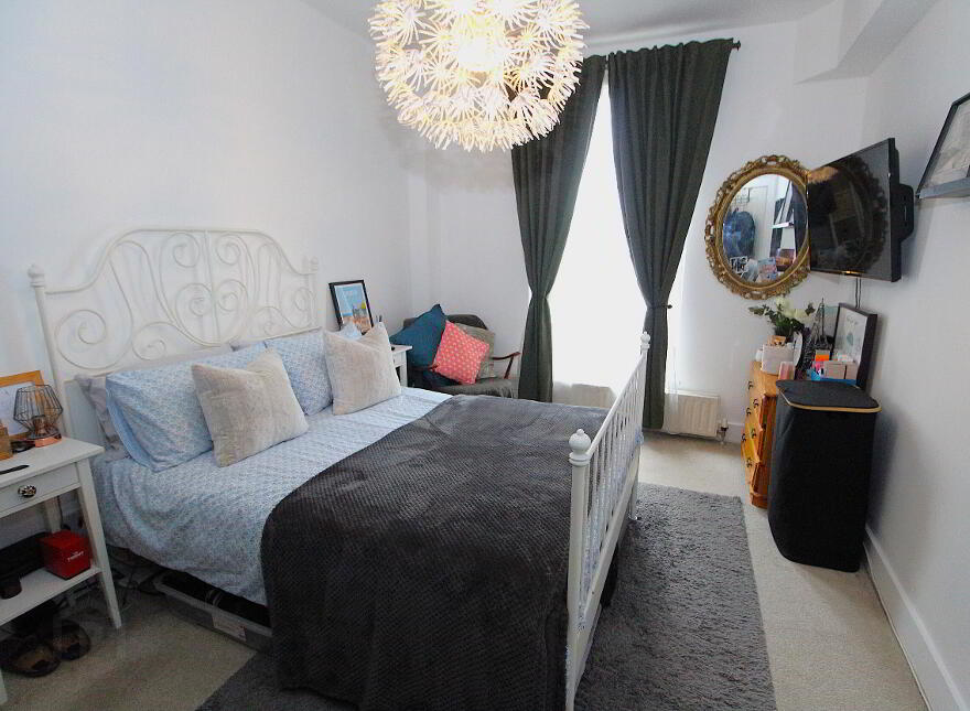 42 Lisburn Square, Lisburn, BT28 1TS