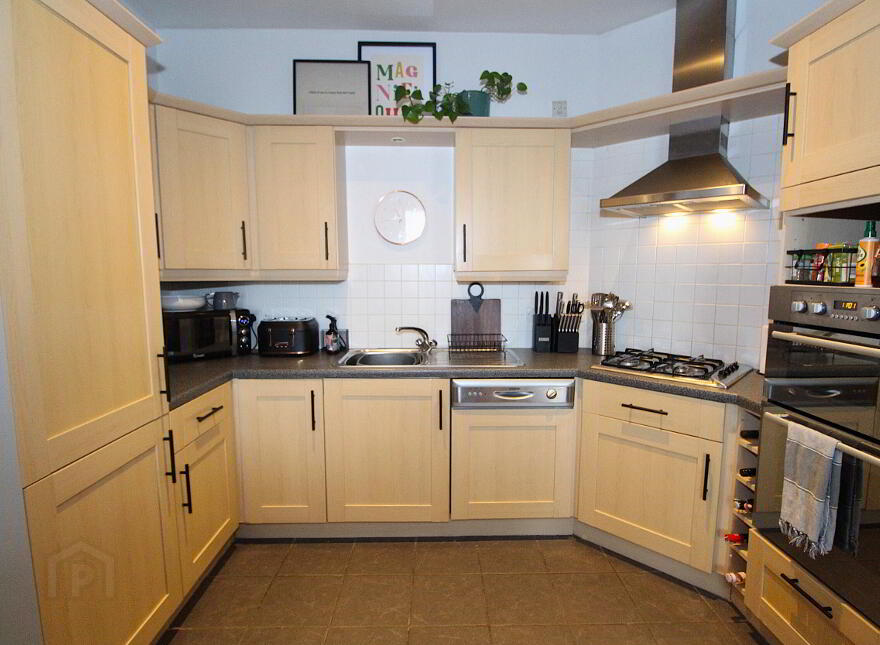 42 Lisburn Square, Lisburn, BT28 1TS
