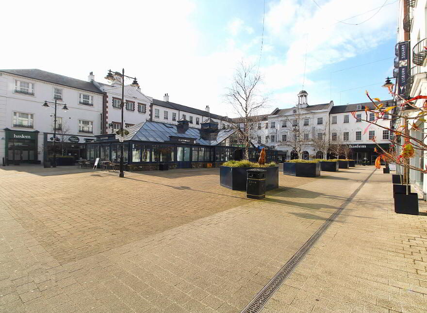 42 Lisburn Square, Lisburn, BT28 1TS