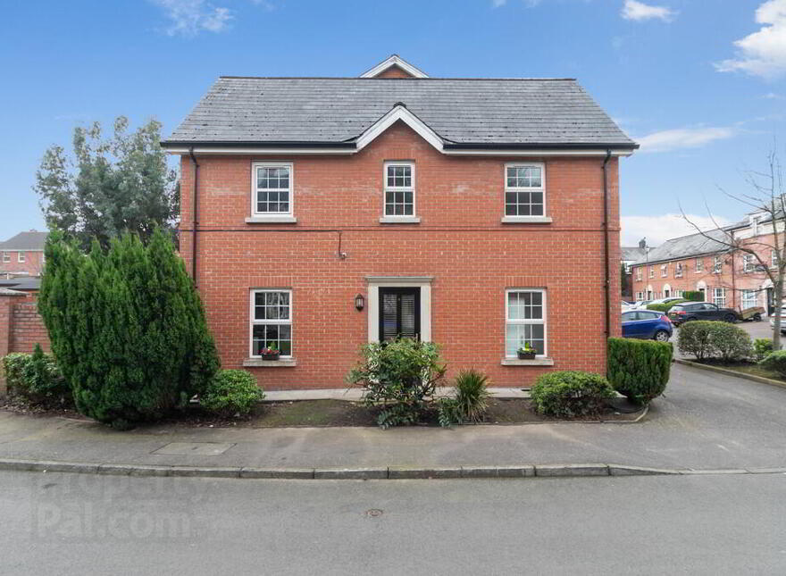 8 Milfort Mews, Dunmurry, Belfast, BT17 9JE photo