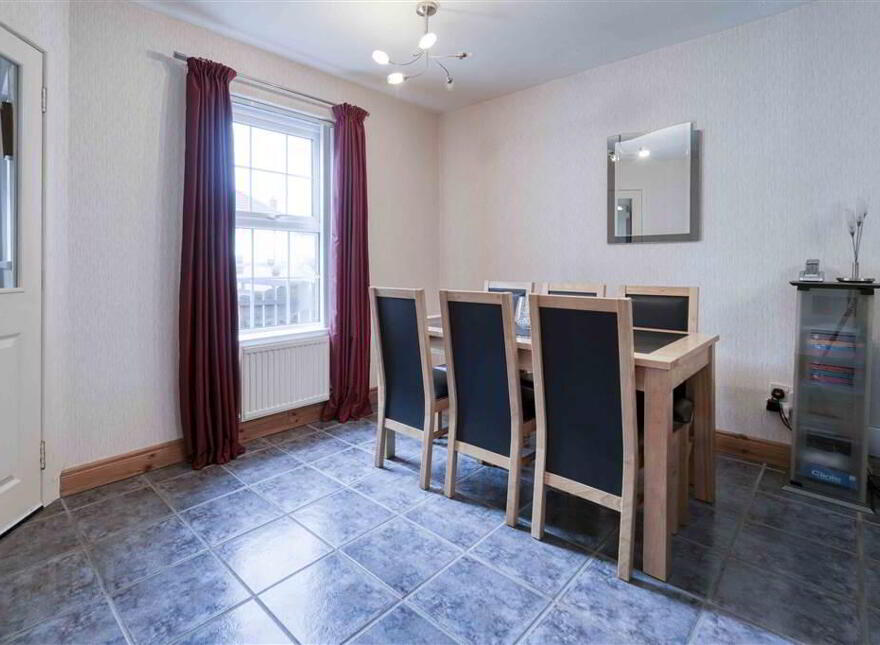 1 Molyneaux Walk, Lisburn, BT28 2XW
