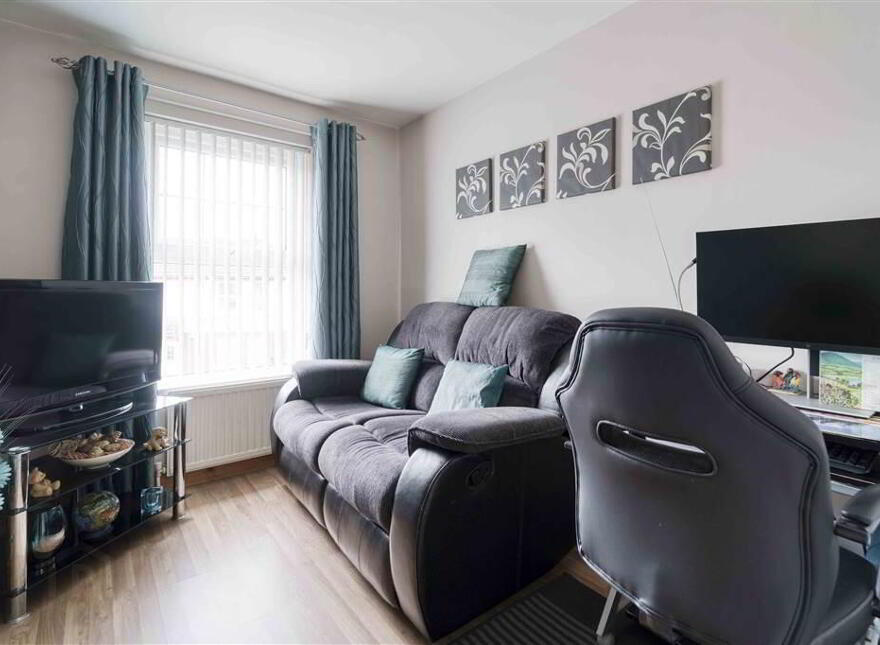 1 Molyneaux Walk, Lisburn, BT28 2XW