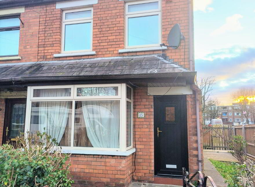 25 Delhi Parade, Ormeau Road, Belfast, BT7 3AU photo