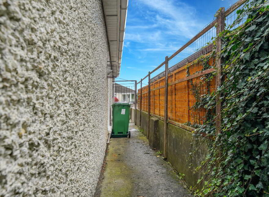 30 Oakcourt Lawn, Palmerstown, Dublin, D20YW56