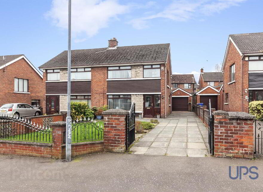 11 Coolnasilla Park East, Glen Road, Belfast, BT11 8LB photo