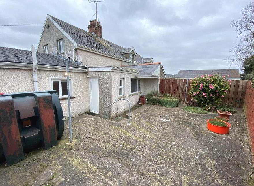 14 Downpatrick Road, Ballynahinch, BT24 8SH