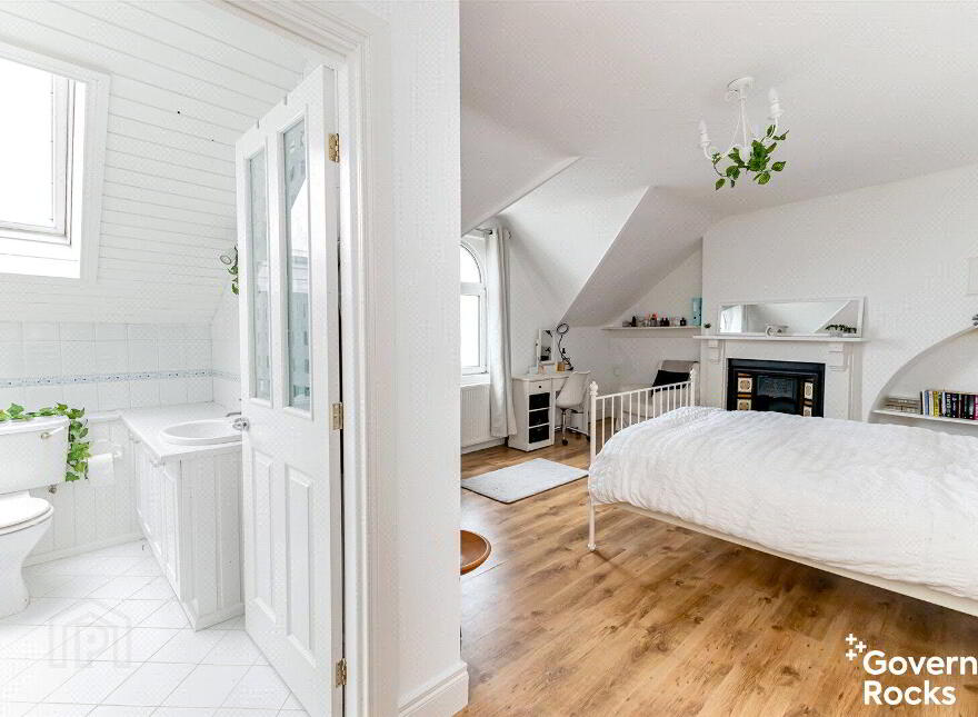36 Seacliff Road, Bangor, BT20 5EY