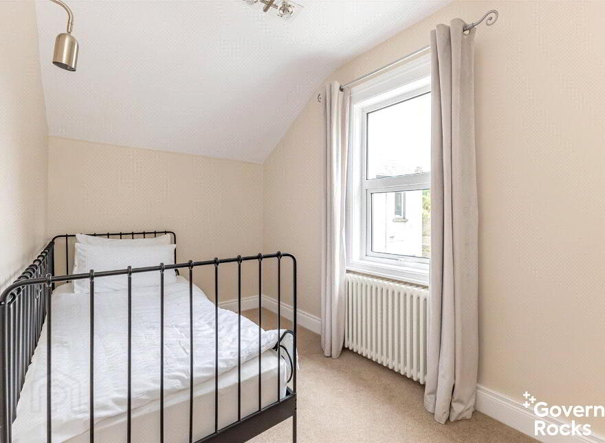 36 Seacliff Road, Bangor, BT20 5EY