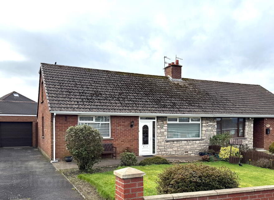 31 Rossdowney Gardens, Waterside, L'Derry, BT47 5PW photo