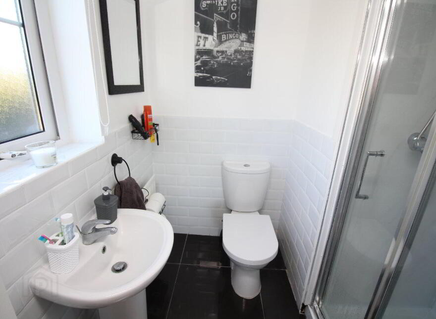 27 Brackenberg Road, Ballycarry, Carrickfergus, BT38 9HX