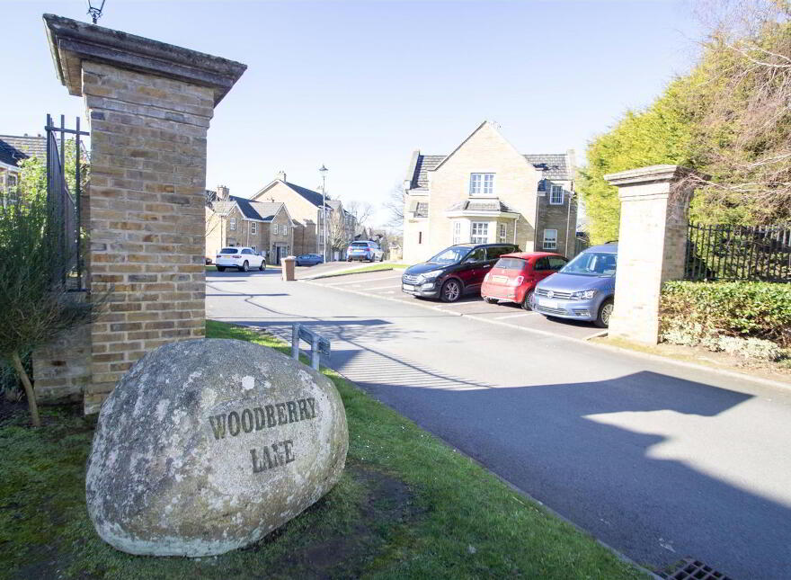 Apt 11, Woodberry Lane, Off Upper Dunmurry Lane / Forest Pk, Belfast, BT17 0WZ