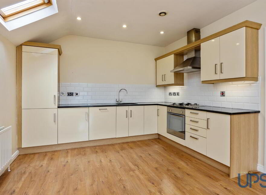 Apt 11, Woodberry Lane, Off Upper Dunmurry Lane / Forest Pk, Belfast, BT17 0WZ