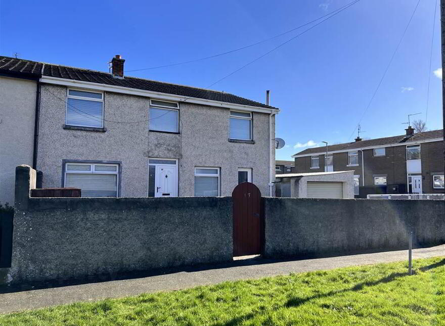 17 Lenamore Park, Newtownards, BT23 8NL photo