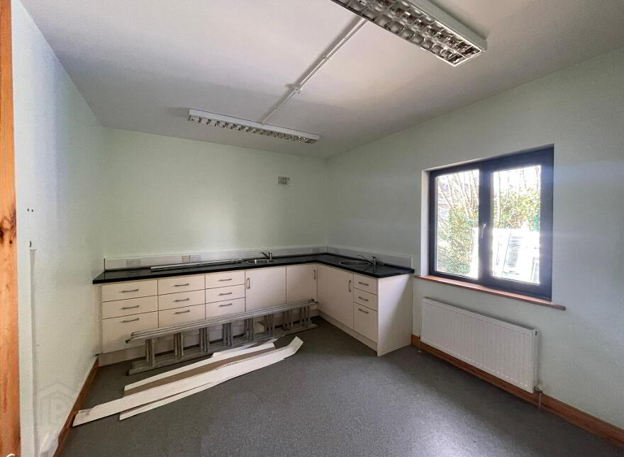 14a/15, 16 Henry Street, Roscommon Town, F42C642