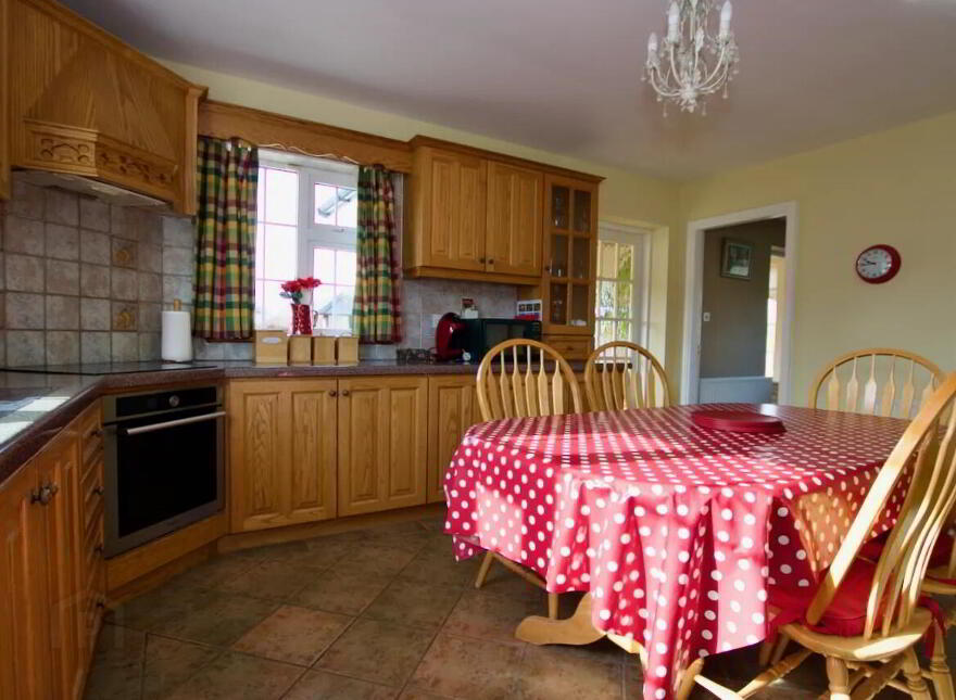Galvin's Boreen, Glasson, Athlone, N37DT28