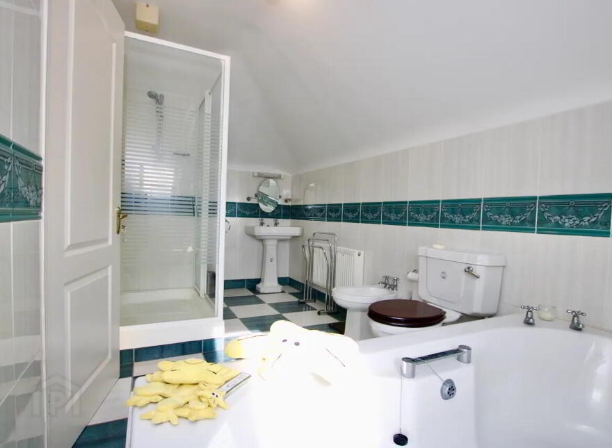 Galvin's Boreen, Glasson, Athlone, N37DT28