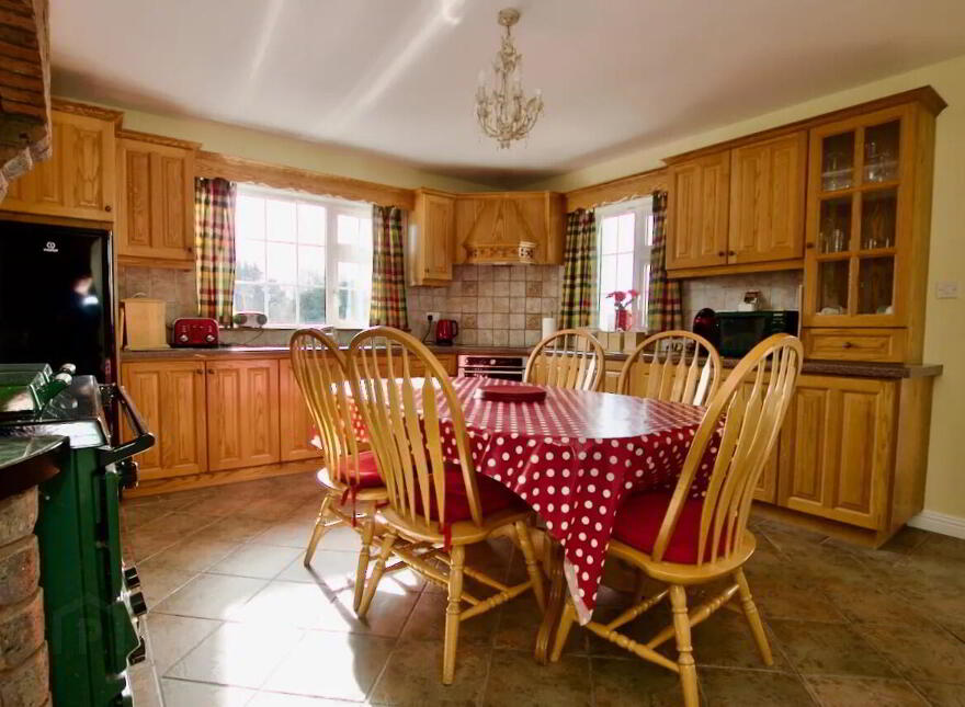 Galvin's Boreen, Glasson, Athlone, N37DT28