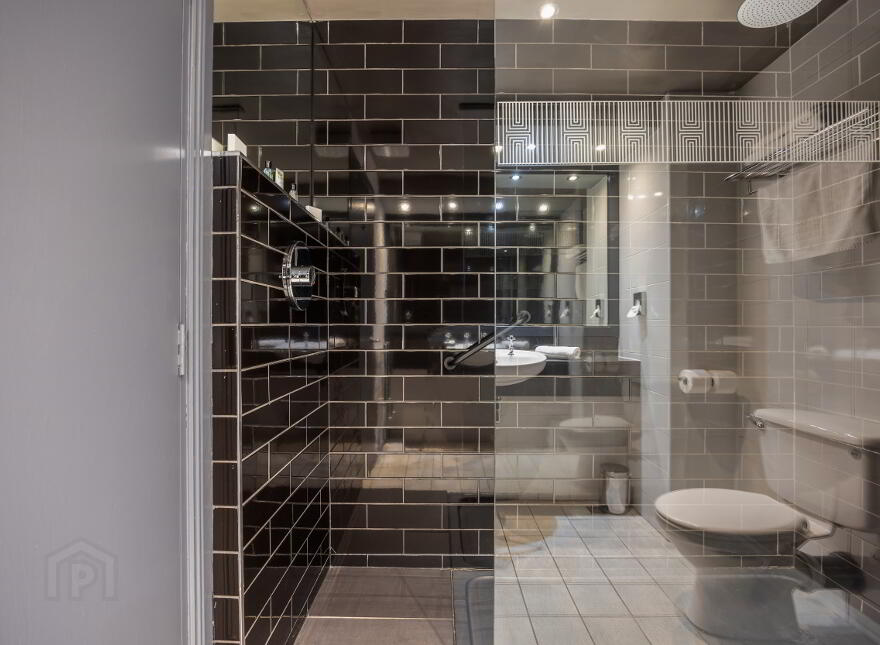 House Belfast, 59-63 Botanic Avenue, Belfast, BT7 1JL