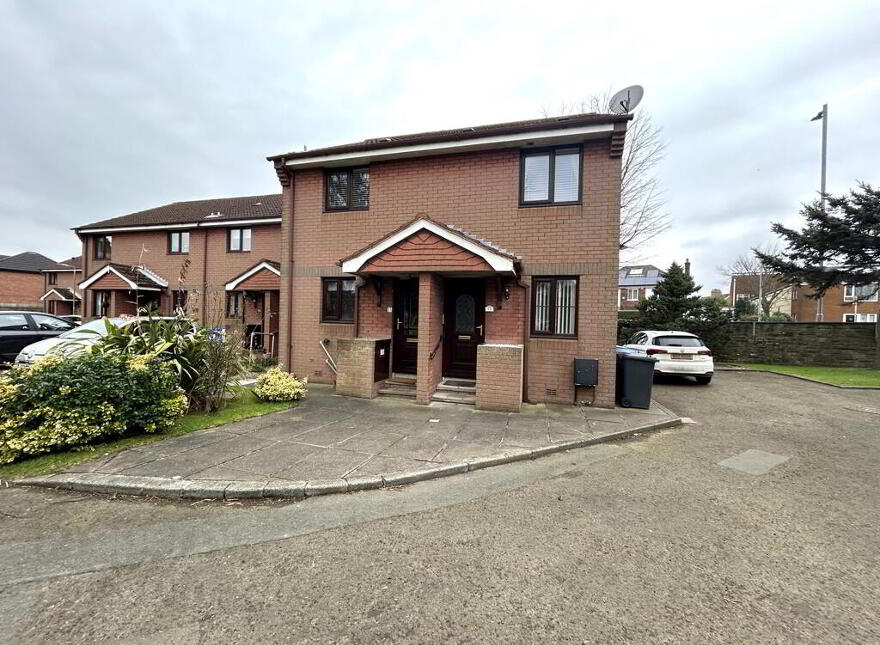 15 Sycamore Grove, Belfast, BT4 2RB photo