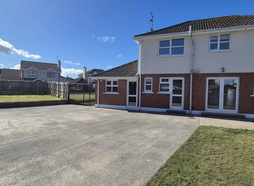 64 Ardanlee, Culmore, Derry, BT48 8RR