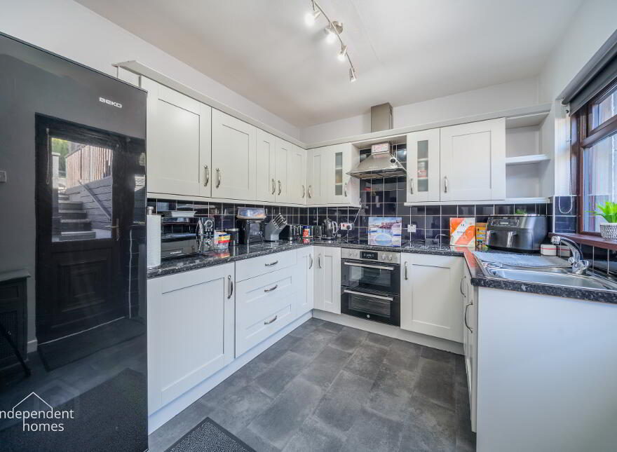 11 Kiln Grove, Larne, BT40 1PE
