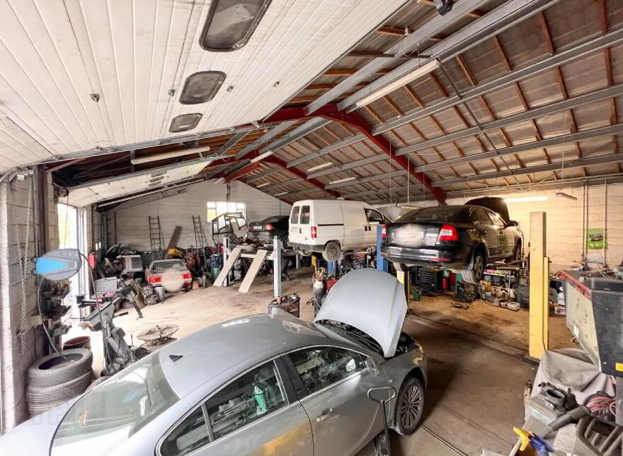 Bourke's Garage, Bailey Street, Killenaule, E41TN56