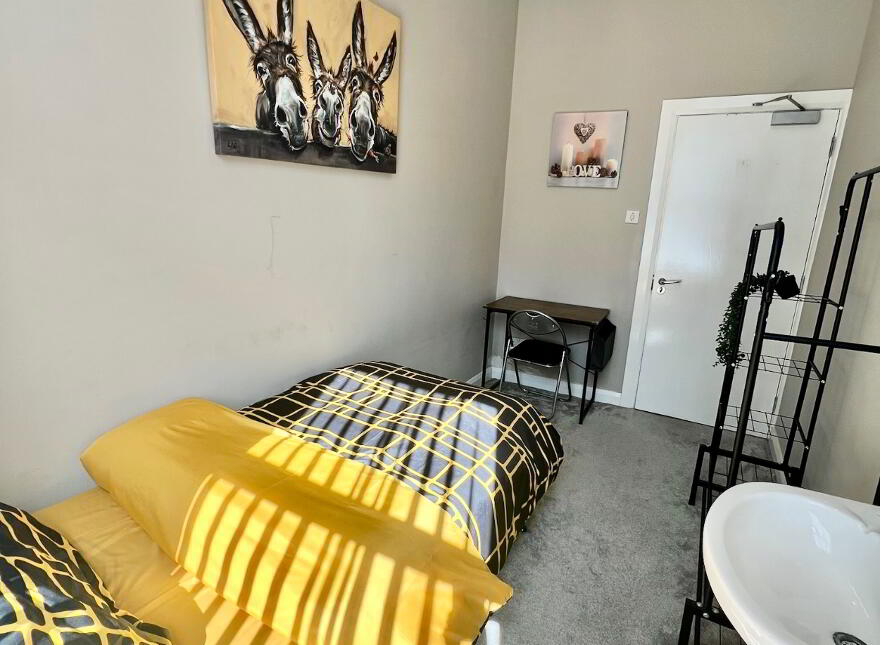 University Street, Room 1, All Bills Included, Belfast, BT7 1FZ photo