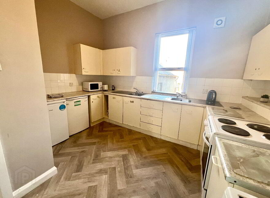University Street, Room 2, All Bills Included, Belfast, BT7 1FZ