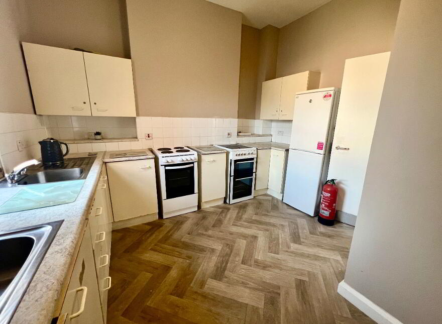 University Street, Room 2, All Bills Included, Belfast, BT7 1FZ