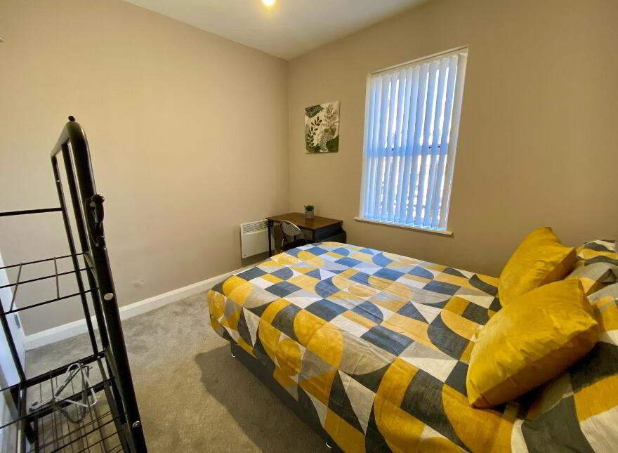 University Street, Room 4, All Bills Included, Belfast, BT7 1FZ