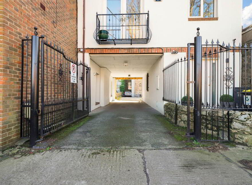 Apartment 1 Pembroke Manor, Pembroke Road, Ballsbridge, Dublin, D04AE22