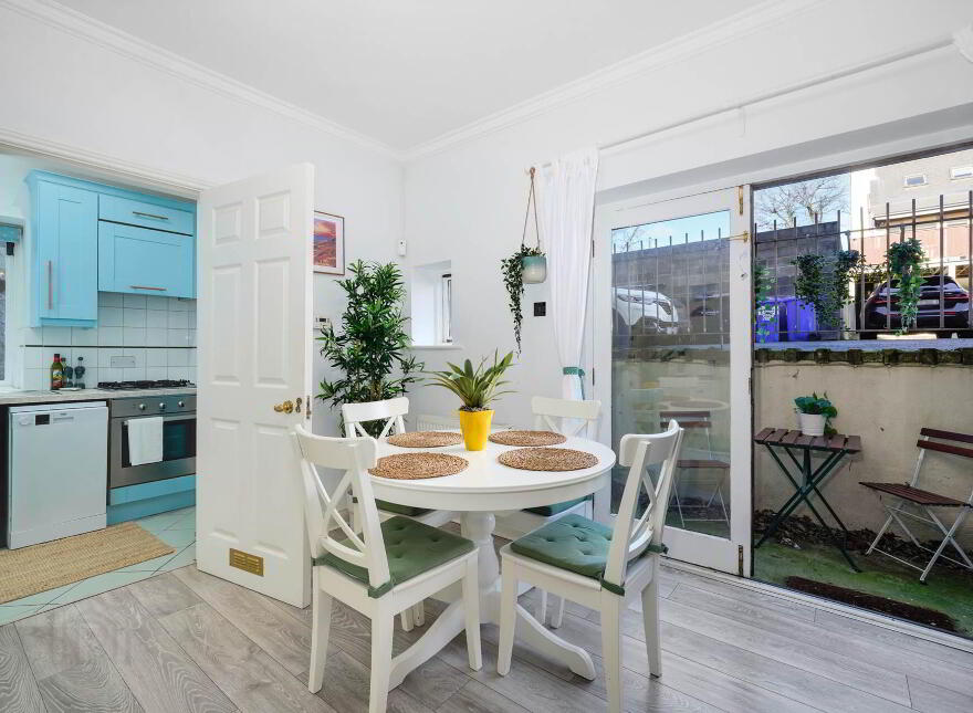 Apartment 1 Pembroke Manor, Pembroke Road, Ballsbridge, Dublin, D04AE22