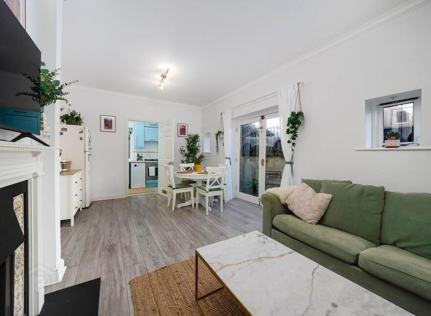 Apartment 1 Pembroke Manor, Pembroke Road, Ballsbridge, Dublin, D04AE22