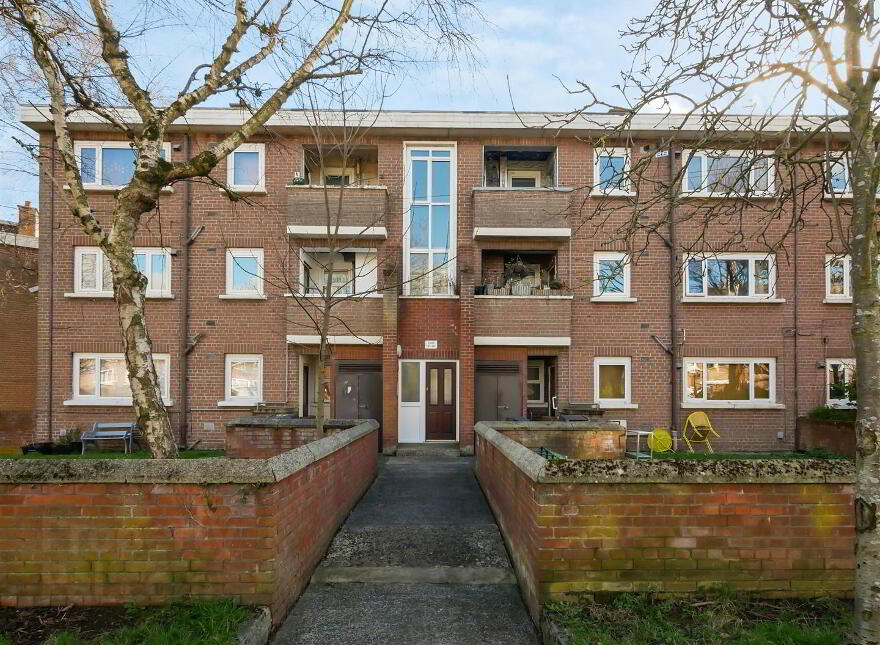 39 Annadale Flats, Annadale Embankment, Belfast, BT7 3AW photo