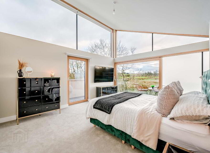 Carnaughliss House, 23 Carn Road, Off Seven Mile Straight, Crumlin, BT29 4UQ