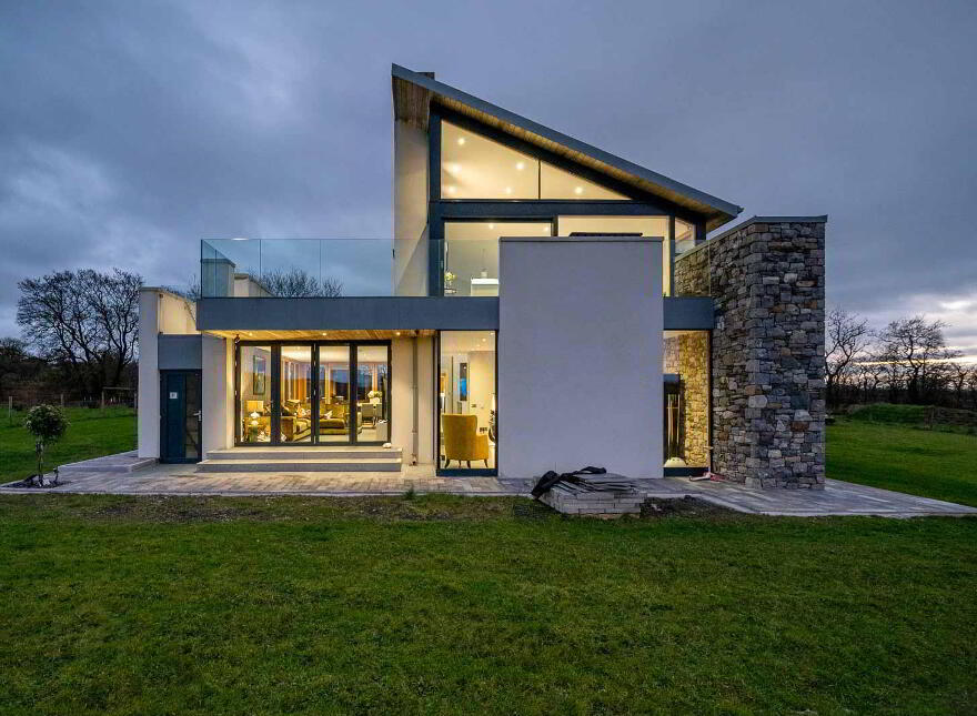 Carnaughliss House, 23 Carn Road, Off Seven Mile Straight, Crumlin, BT29 4UQ