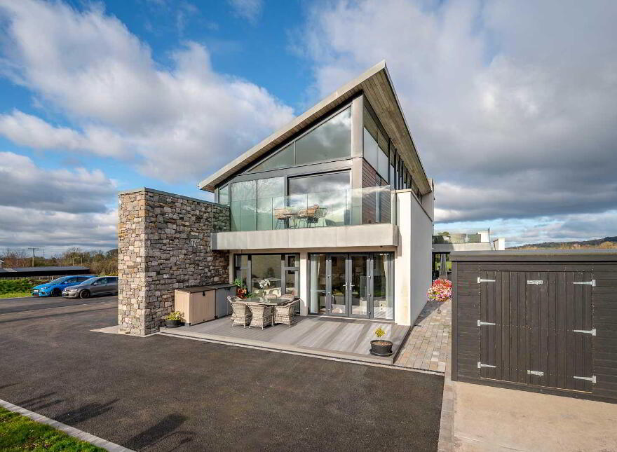 Carnaughliss House, 23 Carn Road, Off Seven Mile Straight, Crumlin, BT29 4UQ