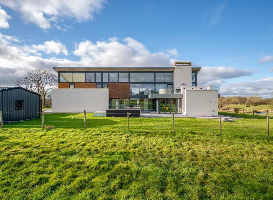 Carnaughliss House, 23 Carn Road, Off Seven Mile Straight, Crumlin, BT29 4UQ