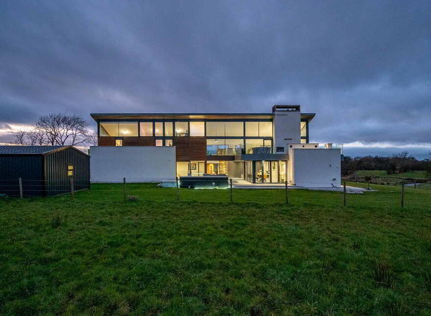 Carnaughliss House, 23 Carn Road, Off Seven Mile Straight, Crumlin, BT29 4UQ