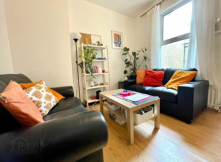 55 Sandhurst Gardens, Belfast, BT9 5AX