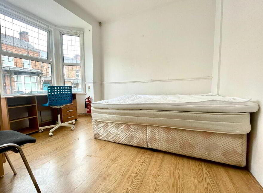 55 Sandhurst Gardens, Belfast, BT9 5AX