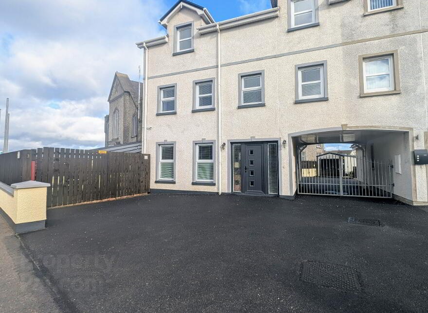 3 Castle Walk, Castlerock, BT51 4TP photo