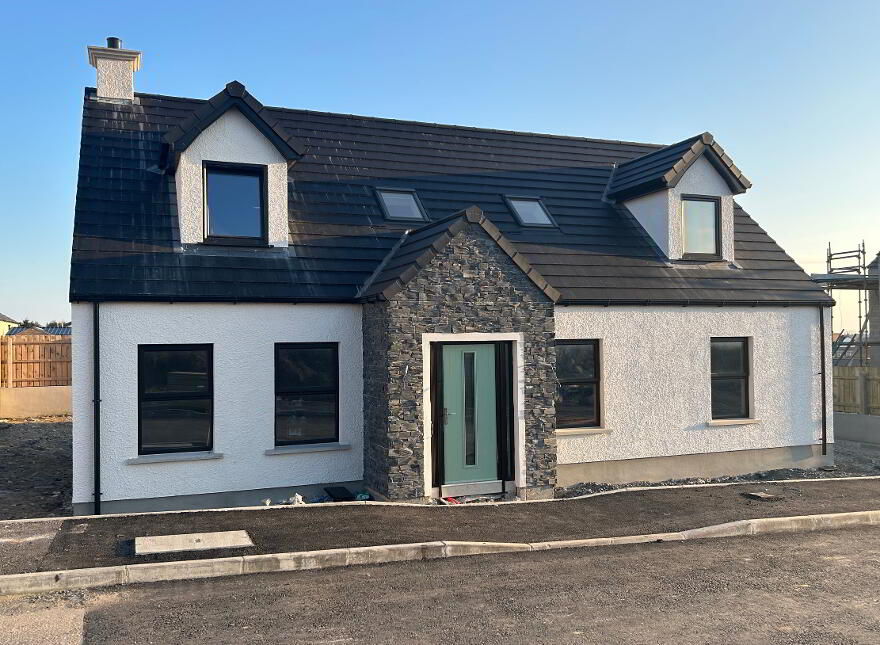 12 College Green, Kilkeel, BT34 4HE photo