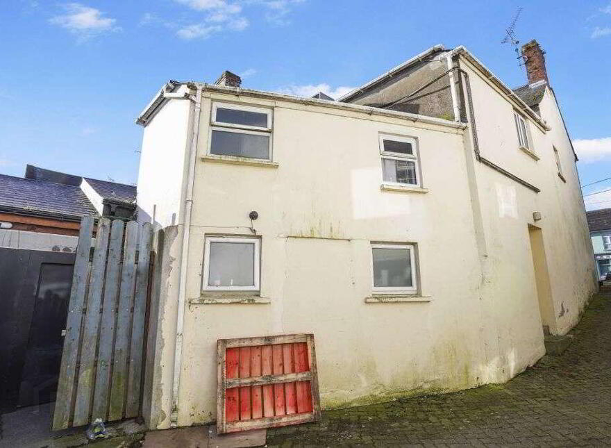 Main Street, Kingscourt, A82DD79
