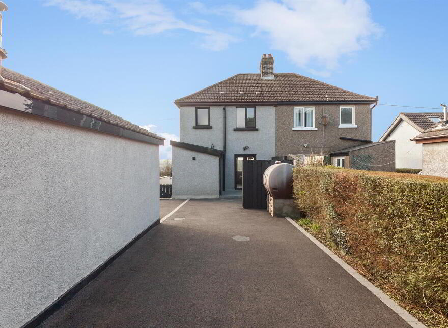 131 Ballyrobert Road, Ballyclare, BT39 9RT