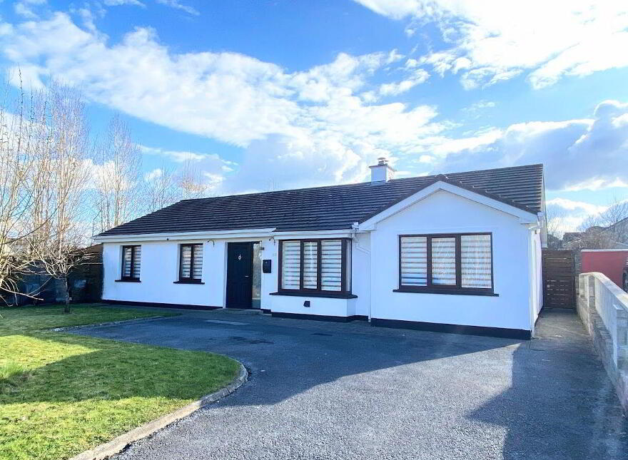 59 Brookville, Lahinch Road, Ennis photo