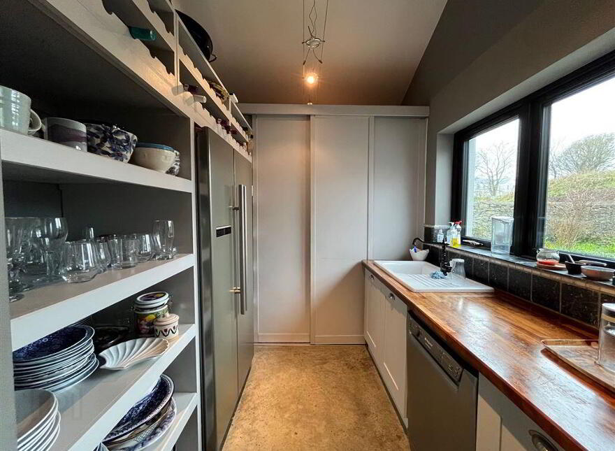 Colla Road, Schull, West, P81WV60