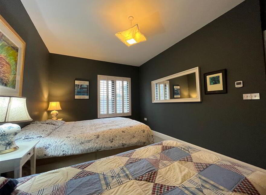 Colla Road, Schull, West, P81WV60