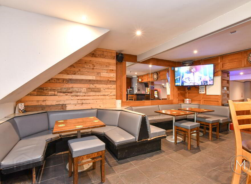 The Steeple Inn, 11 High Street, Antrim, BT41 4AX