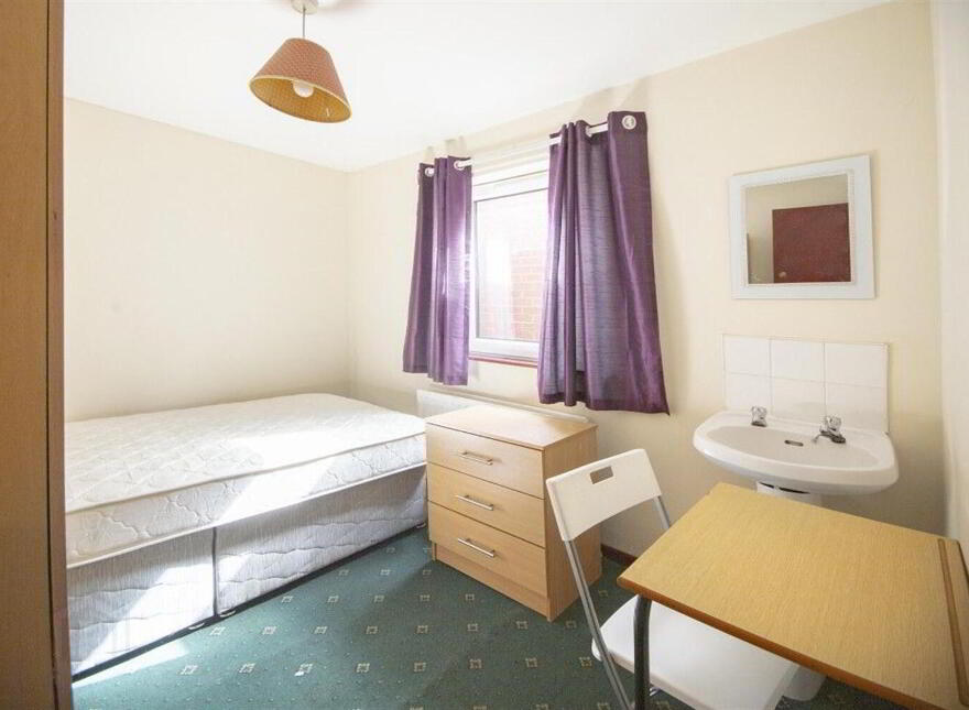 32 Carmel Street, Belfast, BT7 1QE